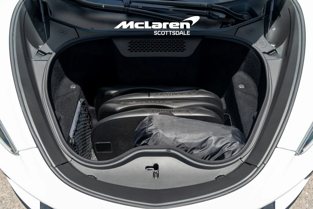 2026 McLaren GT - Image 26 of 30