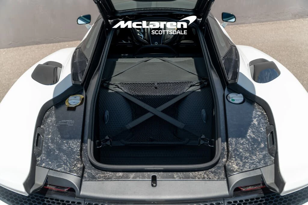 2026 McLaren GT - Image 25 of 30