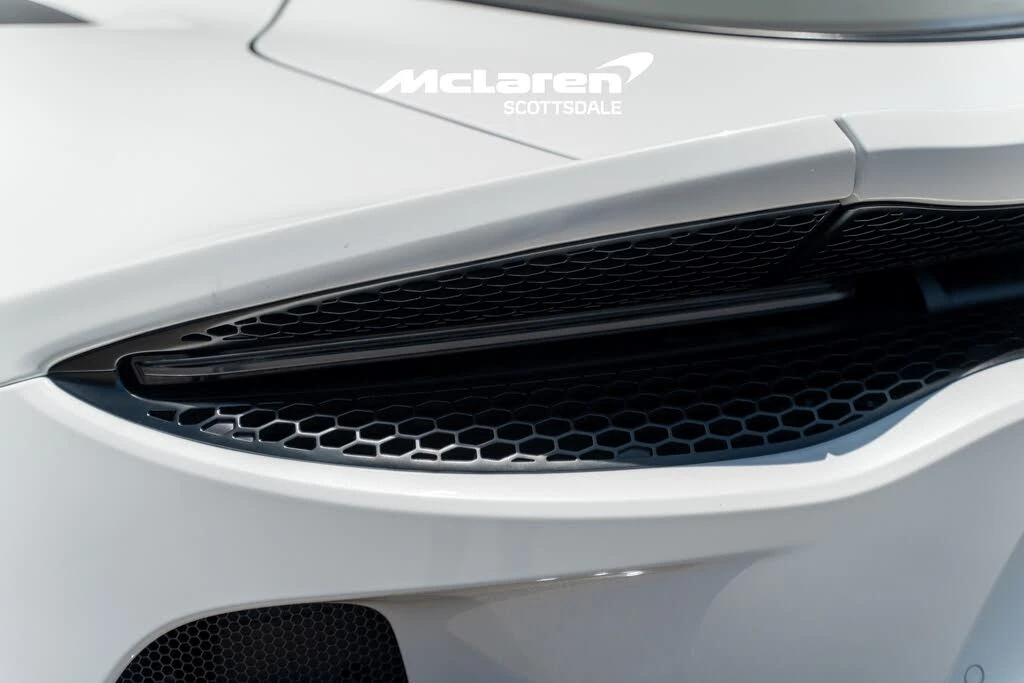 2026 McLaren GT - Image 21 of 30