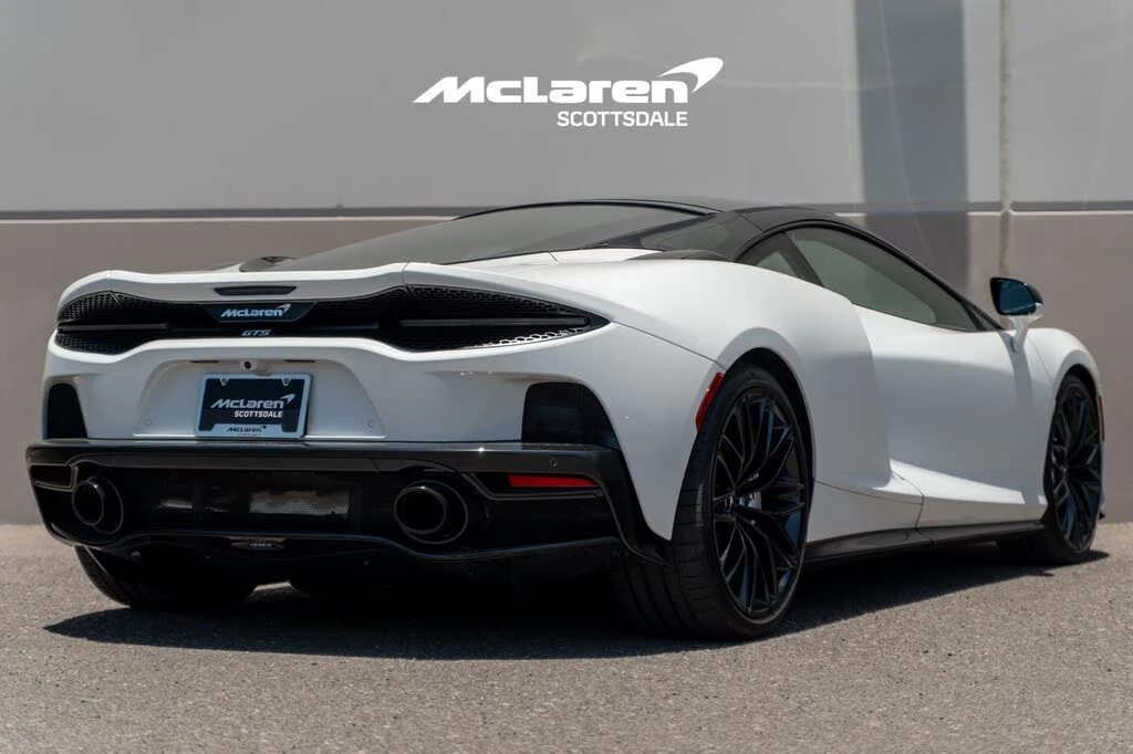 2026 McLaren GT - Image 7 of 30
