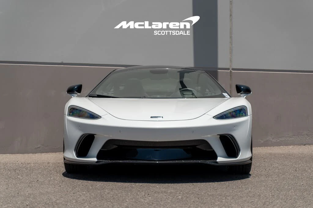 2026 McLaren GT - Image 10 of 30