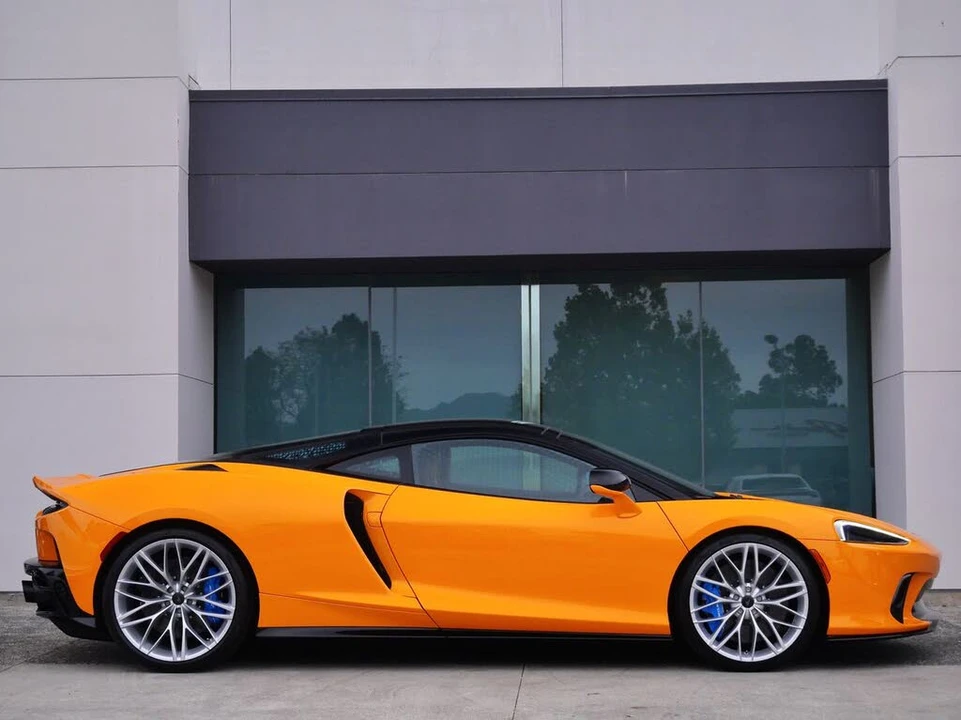 2026 McLaren GT - Image 3 of 27