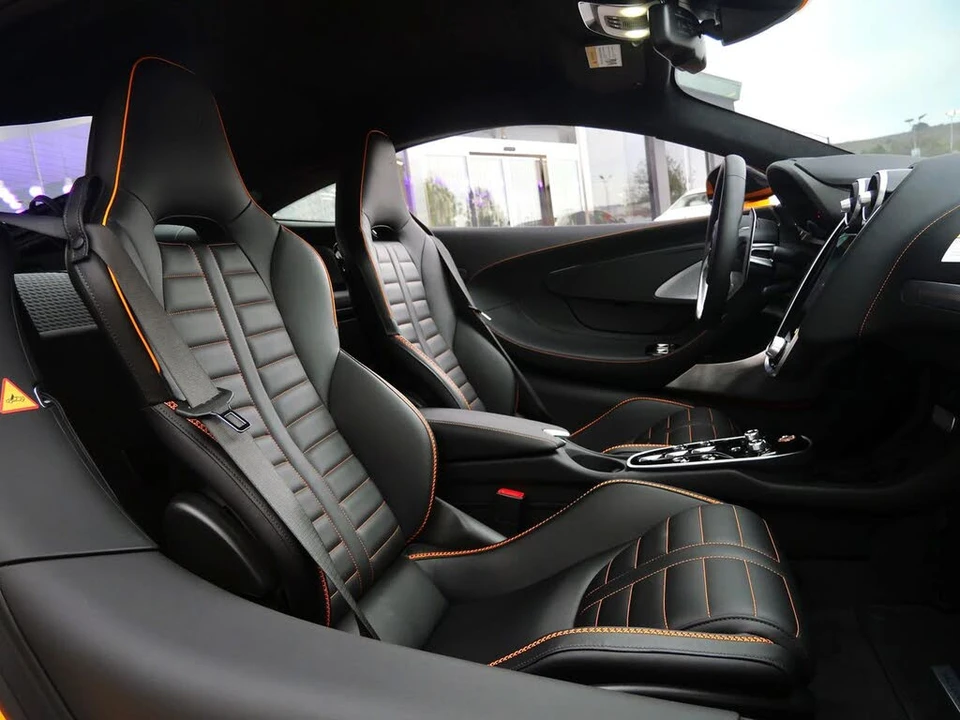 2026 McLaren GT - Image 11 of 27