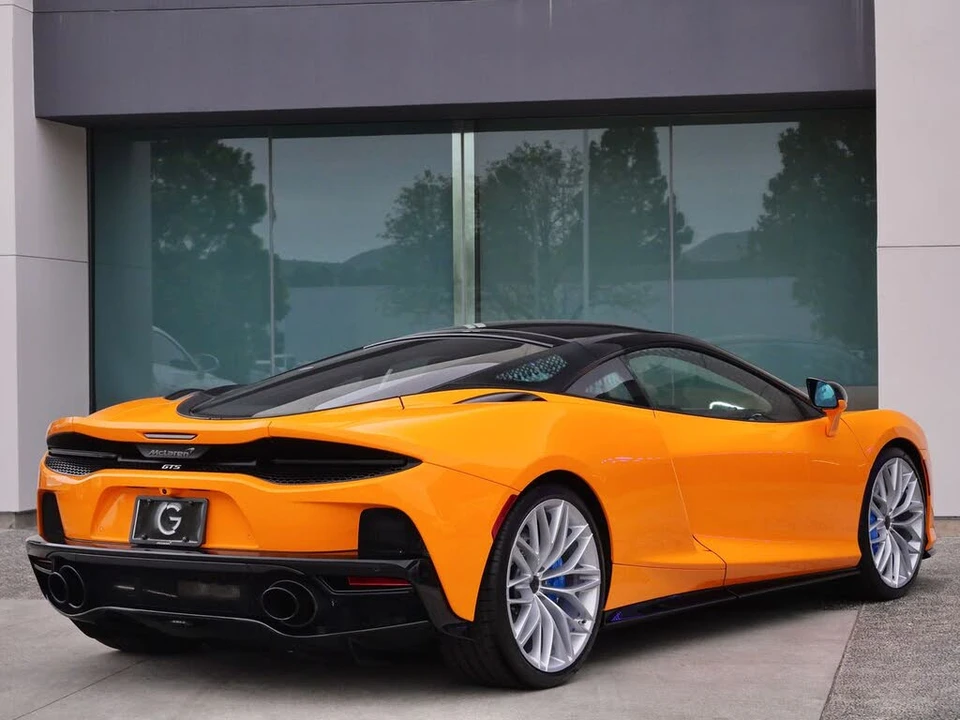 2026 McLaren GT - Image 4 of 27