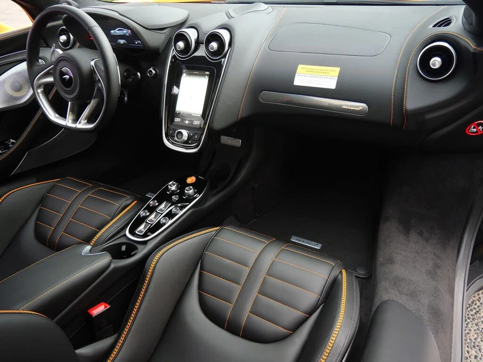 2026 McLaren GT - Image 10 of 27