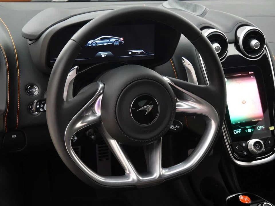 2026 McLaren GT - Image 9 of 27