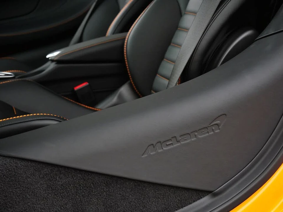 2026 McLaren GT - Image 19 of 27