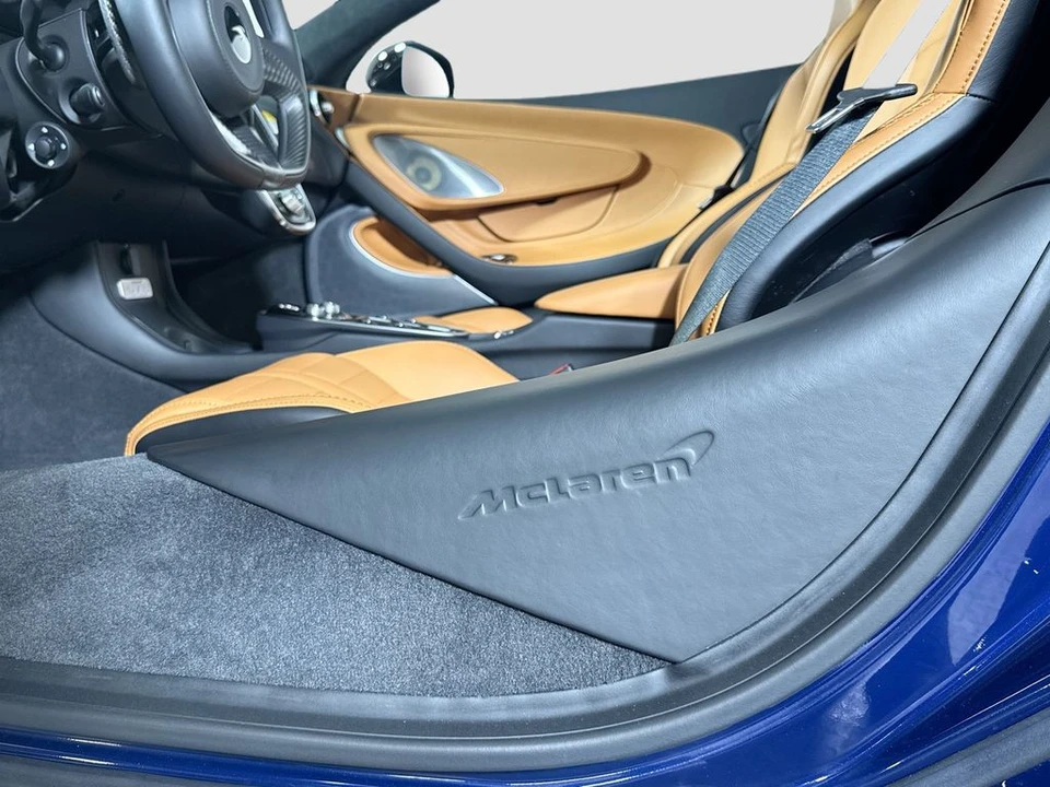 2026 McLaren GT - Image 22 of 31