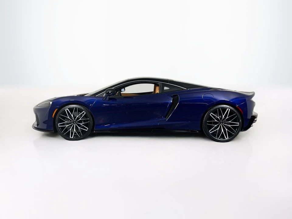 2026 McLaren GT - Image 2 of 31