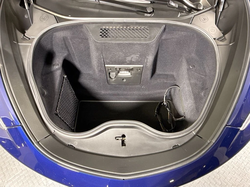 2026 McLaren GT - Image 30 of 31
