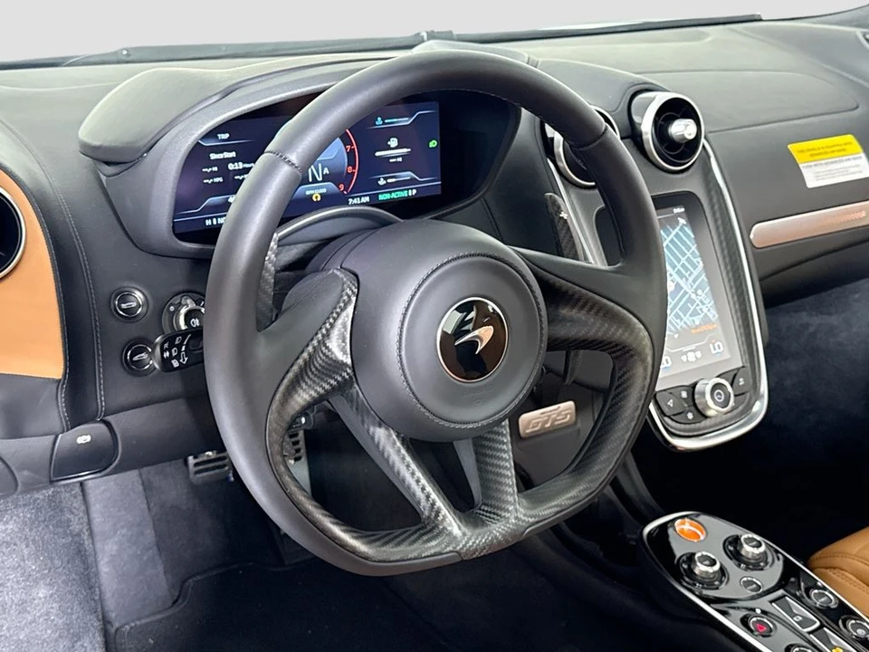 2026 McLaren GT - Image 10 of 31