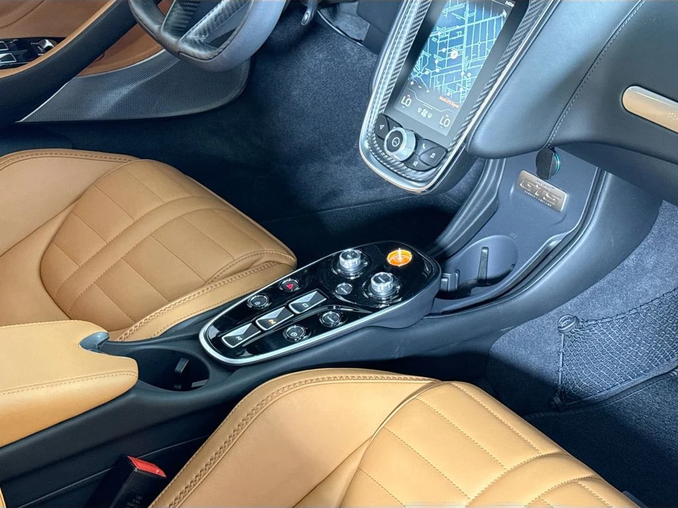 2026 McLaren GT - Image 19 of 31