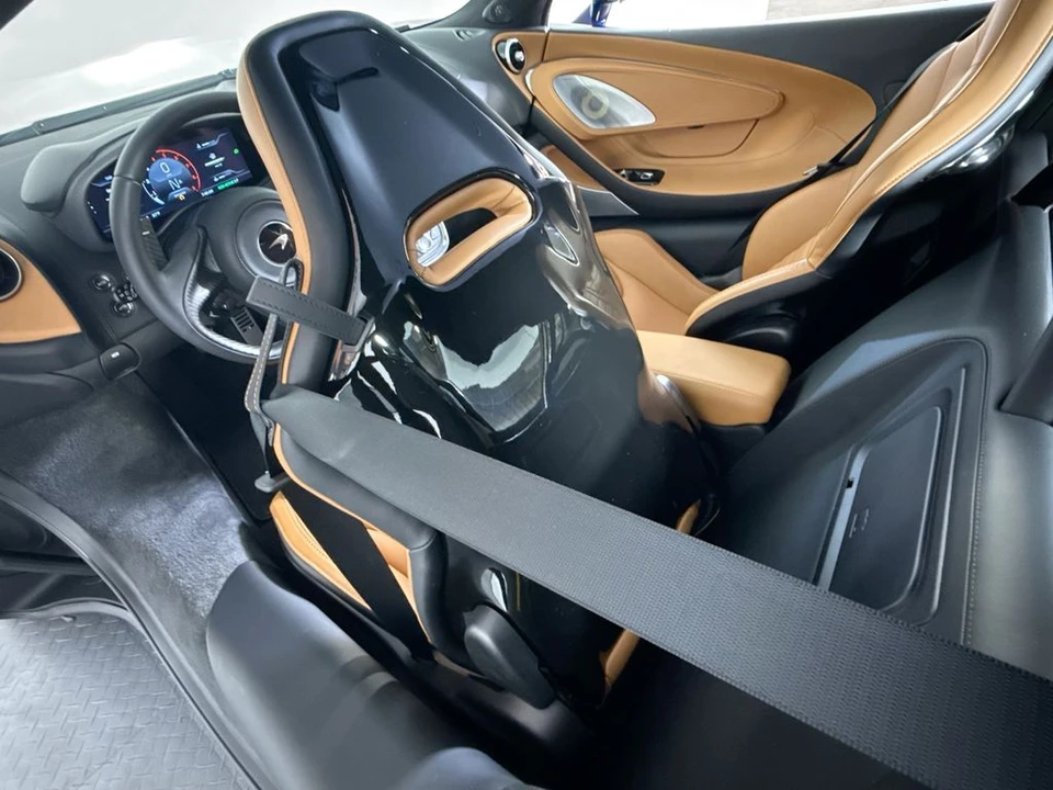 2026 McLaren GT - Image 18 of 31