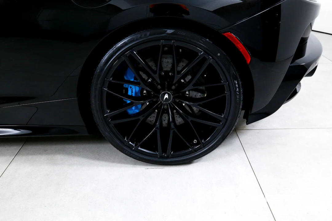 2026 McLaren GT - Image 29 of 31