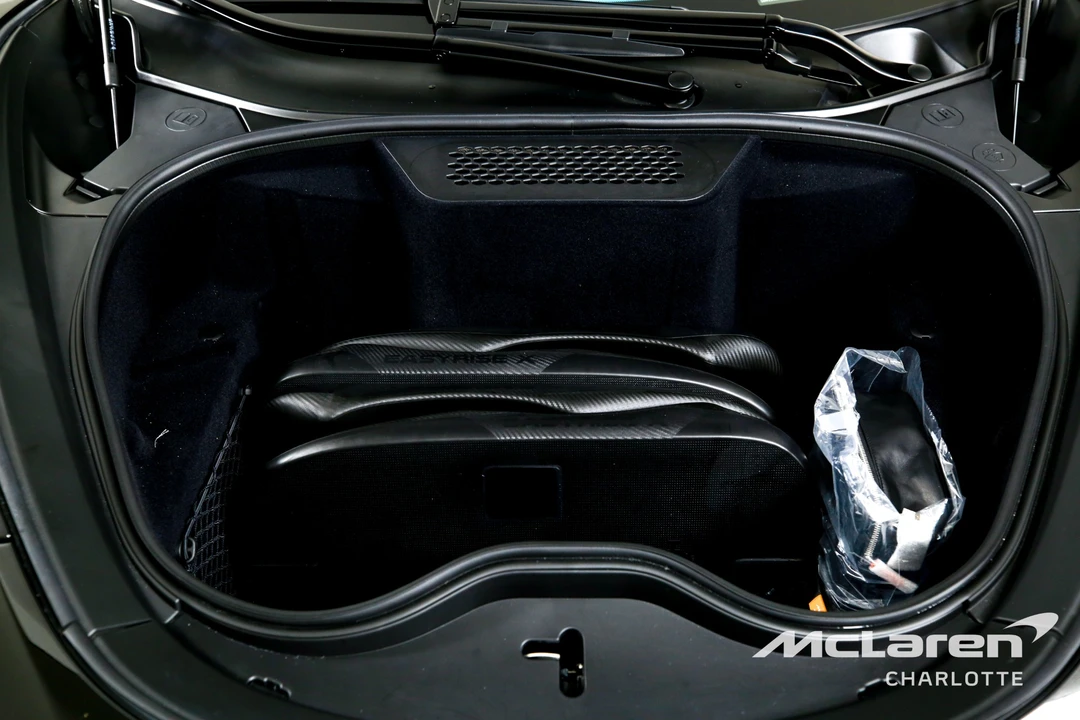 2026 McLaren GT - Image 17 of 31