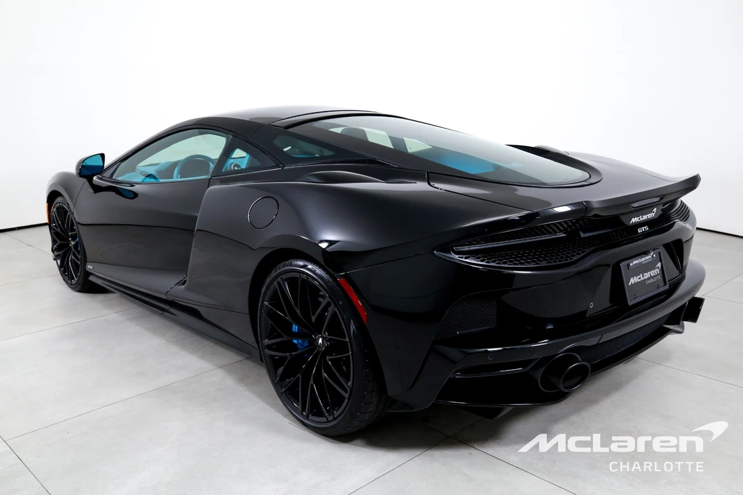 2026 McLaren GT - Image 7 of 31