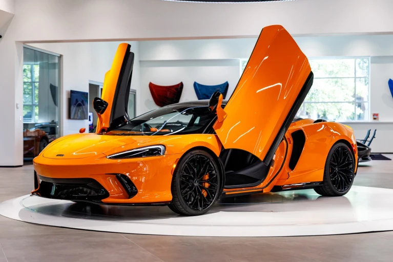 2026 McLaren GT - Image 6 of 6