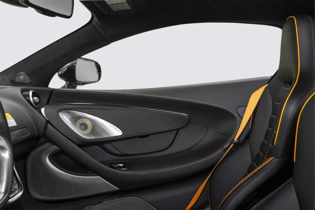 2026 McLaren GT - Image 11 of 31