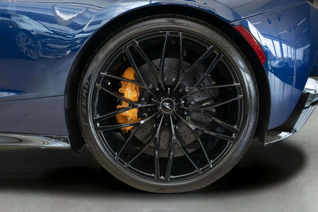 2026 McLaren GT - Image 9 of 31