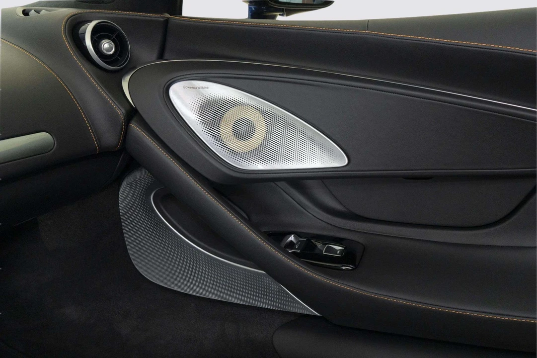 2026 McLaren GT - Image 13 of 31