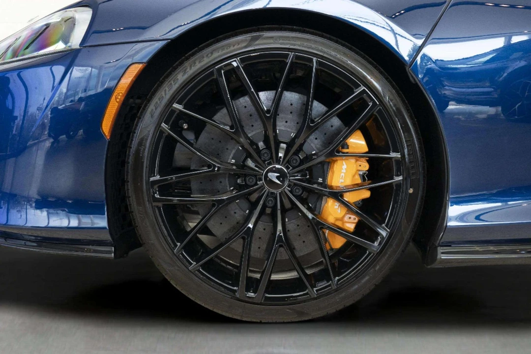2026 McLaren GT - Image 8 of 31
