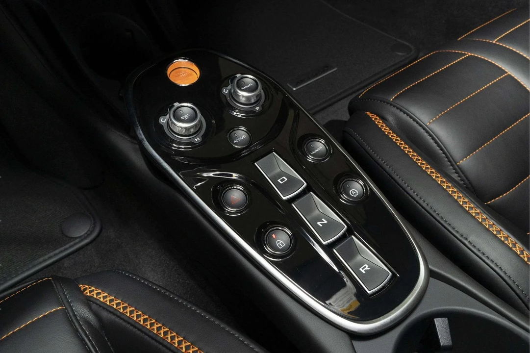 2026 McLaren GT - Image 29 of 31