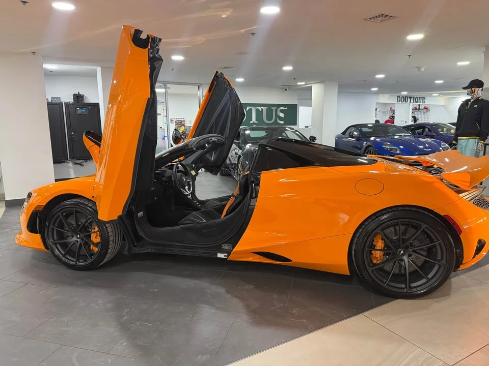 2026 McLaren 750S - Image 4 of 14