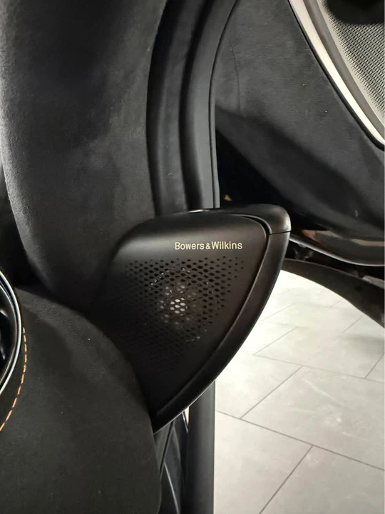 2026 McLaren 750S - Image 10 of 14