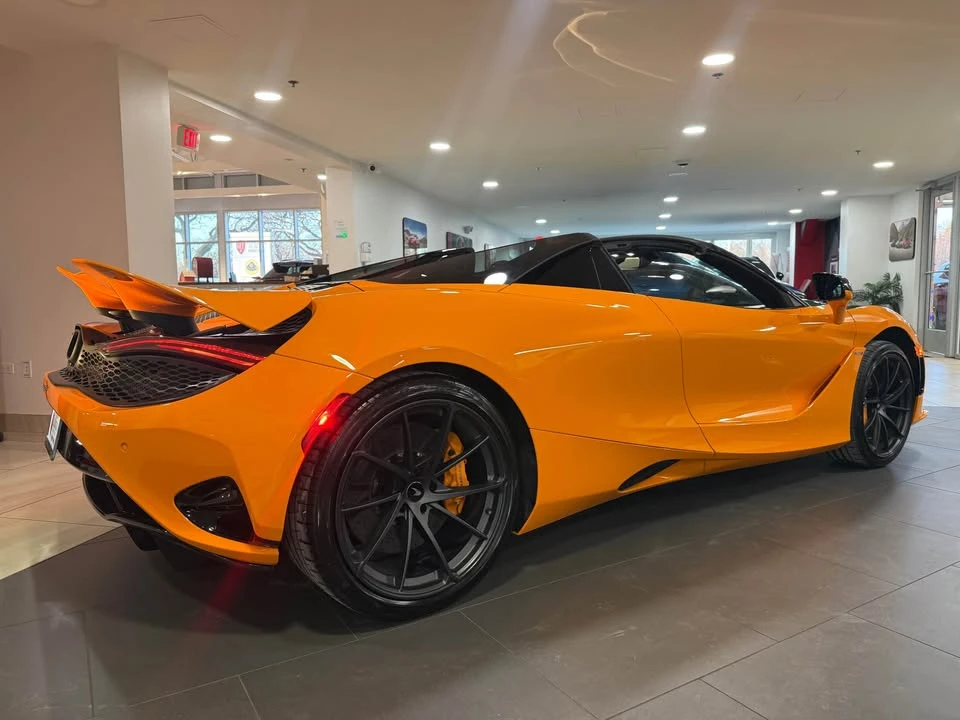 2026 McLaren 750S - Image 12 of 14