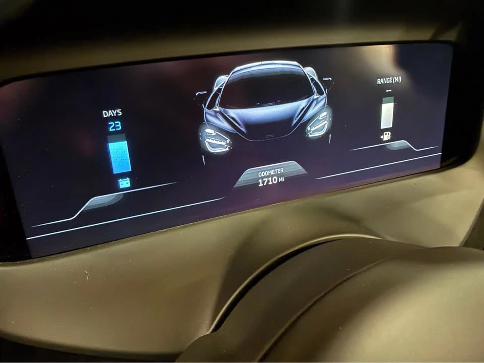 2026 McLaren 750S - Image 8 of 14