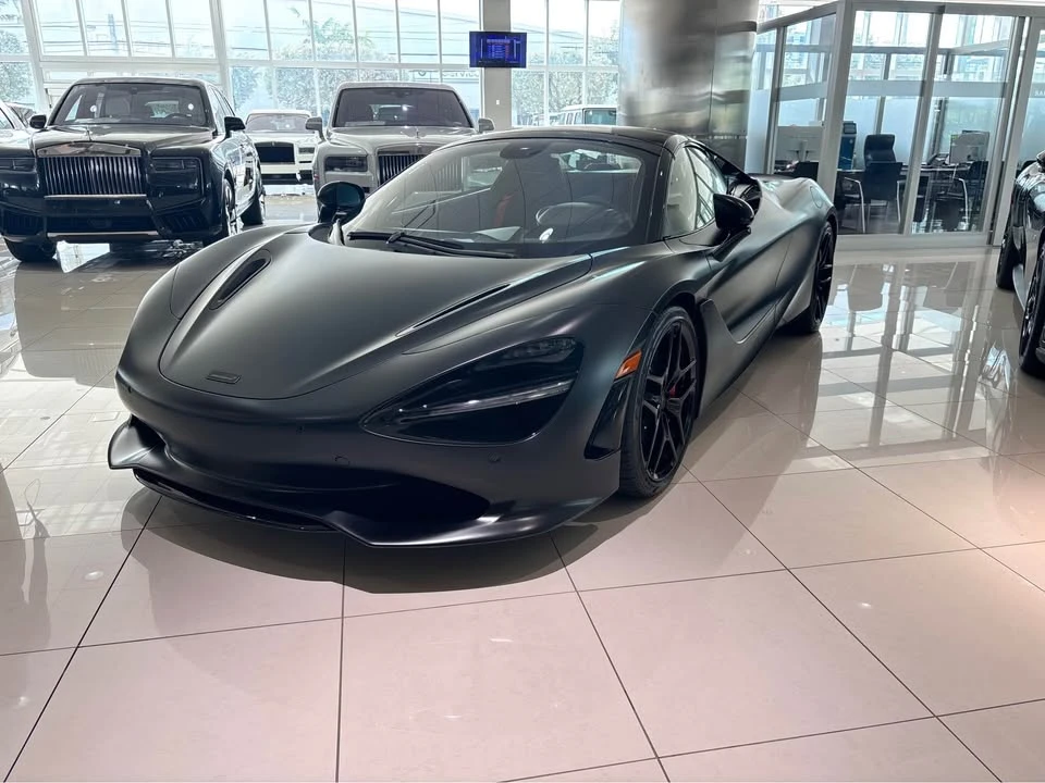 2026 McLaren 750S - Image 2 of 5