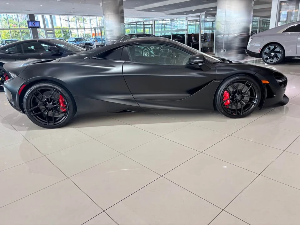 2026 McLaren 750S - Image 4 of 5