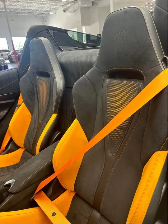 2026 McLaren 750S Spider - Image 17 of 19