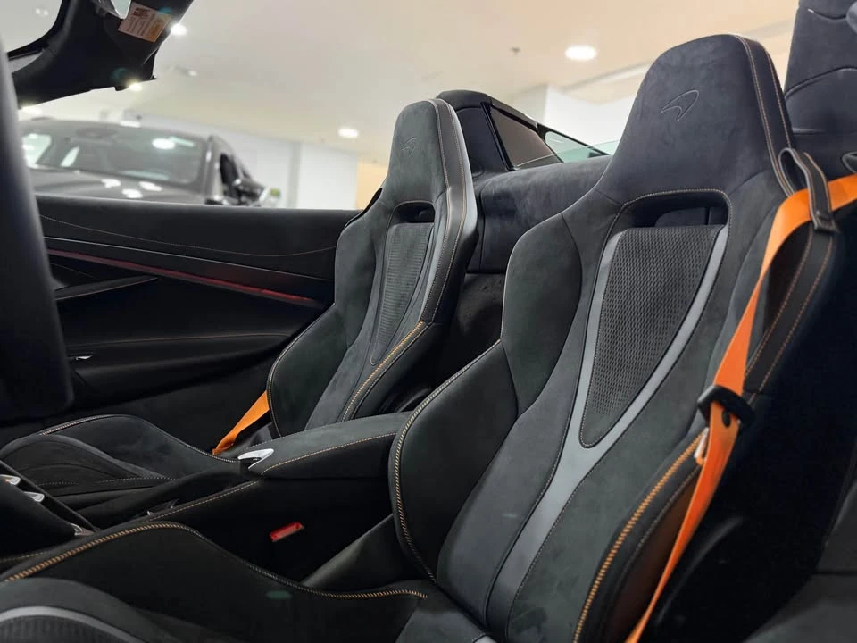 2026 McLaren 750S - Image 6 of 13