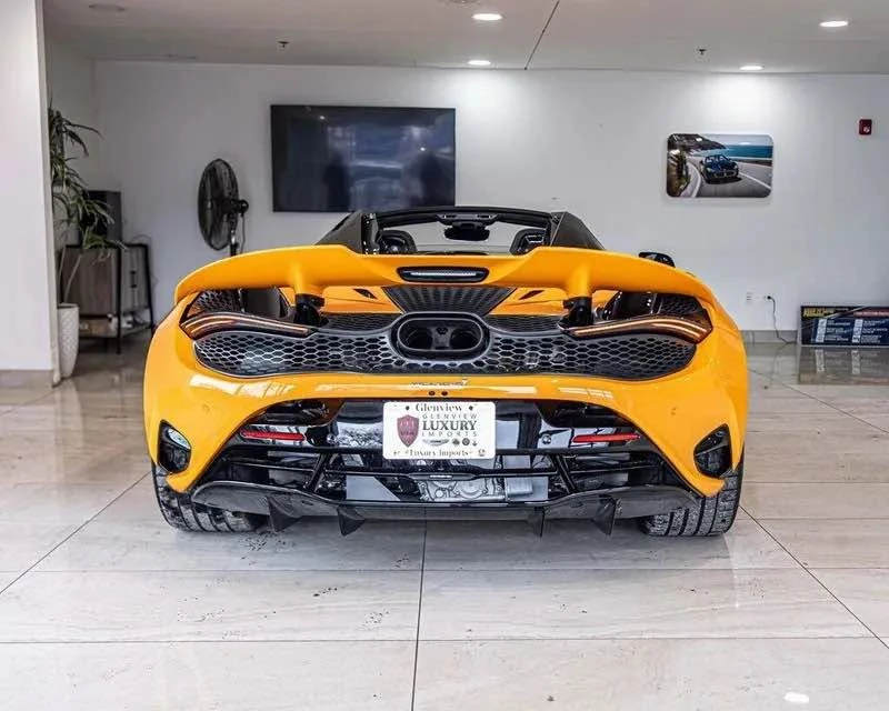 2026 McLaren 750S - Image 12 of 20