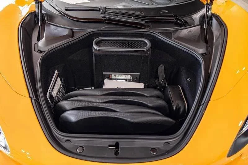 2026 McLaren 750S - Image 14 of 20