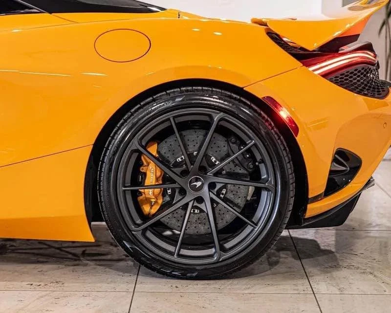 2026 McLaren 750S - Image 6 of 20