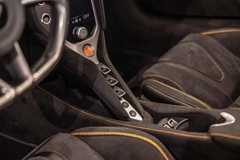 2026 McLaren 750S - Image 19 of 20
