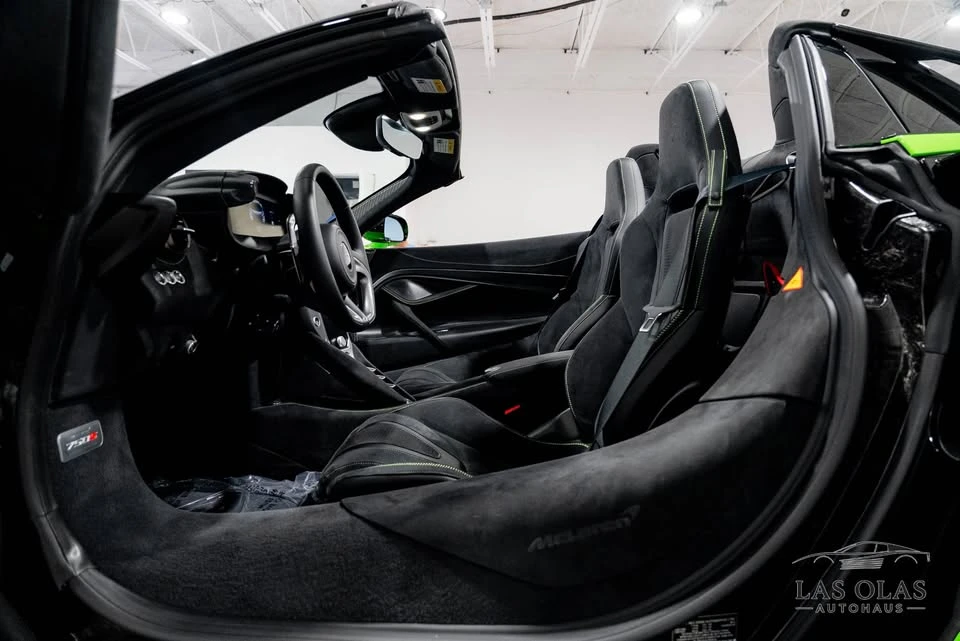 2026 McLaren 750S - Image 7 of 9