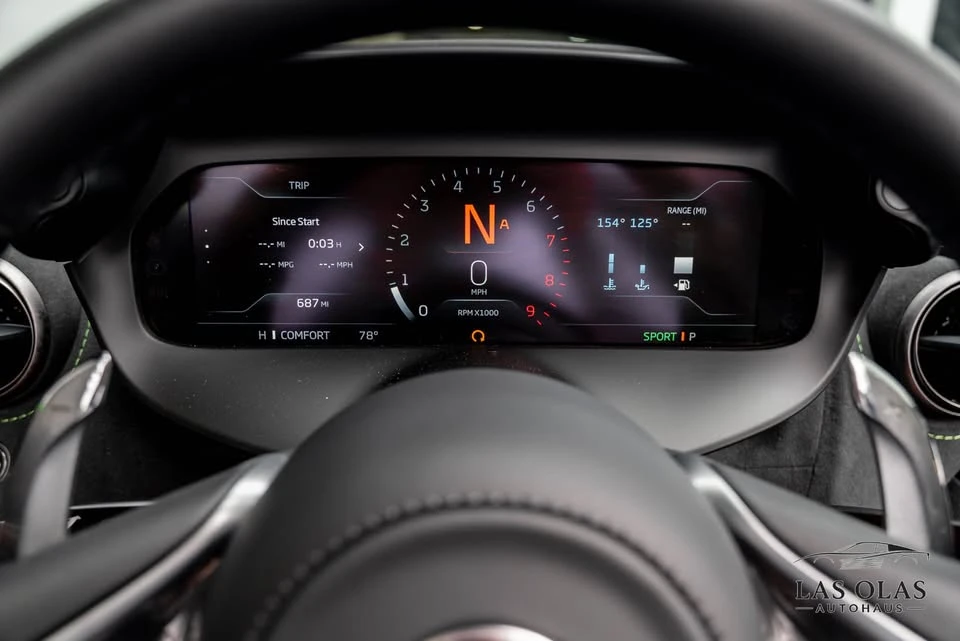 2026 McLaren 750S - Image 8 of 9
