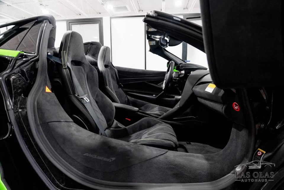 2026 McLaren 750S - Image 6 of 9