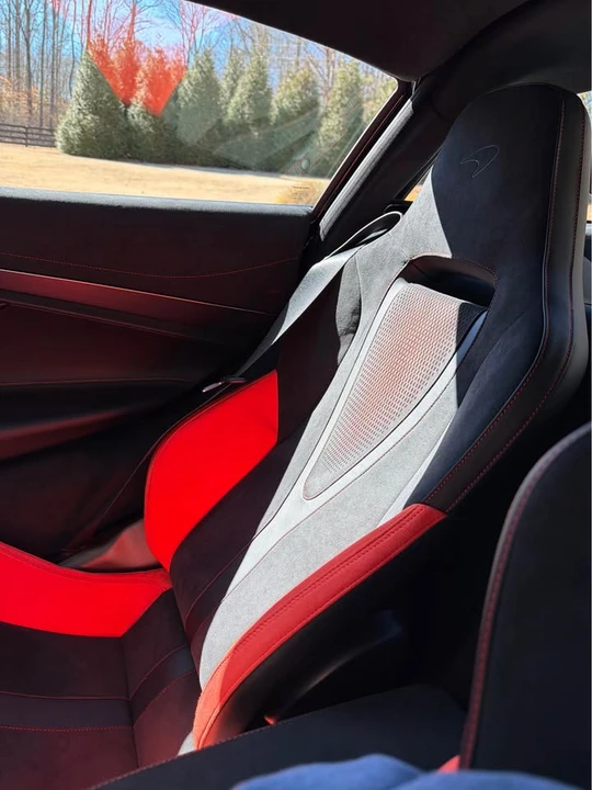 2026 McLaren 750S Coupe - Image 11 of 13