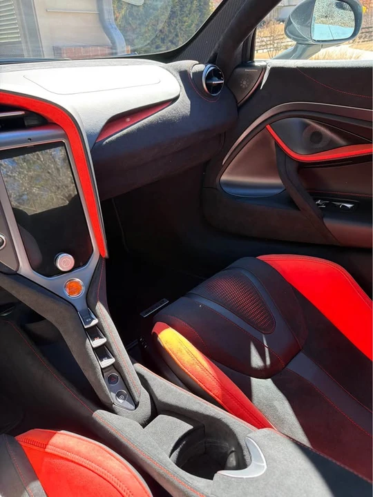 2026 McLaren 750S Coupe - Image 12 of 13