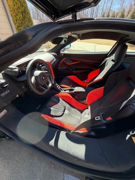 2026 McLaren 750S Coupe - Image 9 of 13