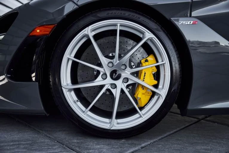 2026 McLaren 750S - Image 3 of 11