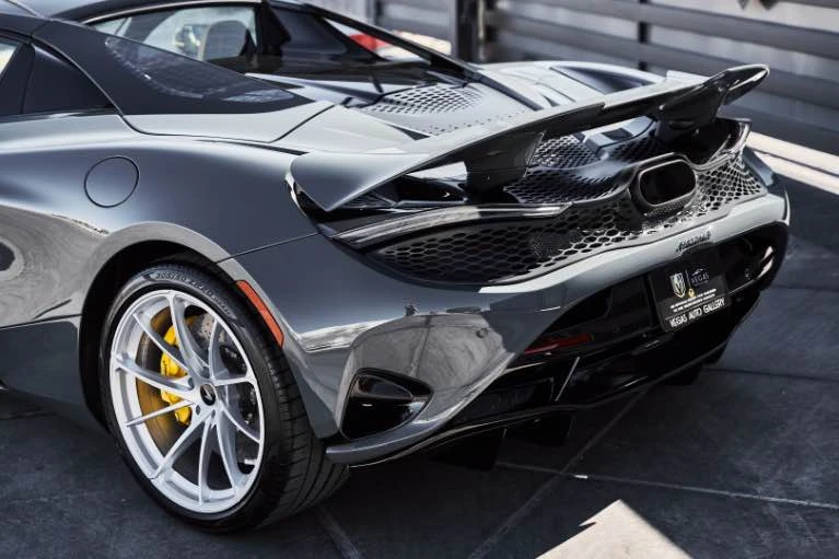2026 McLaren 750S - Image 7 of 11