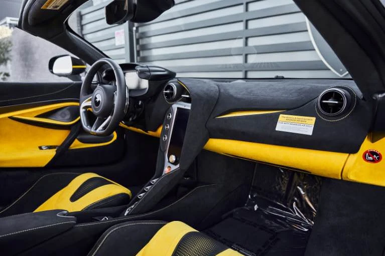 2026 McLaren 750S - Image 10 of 11