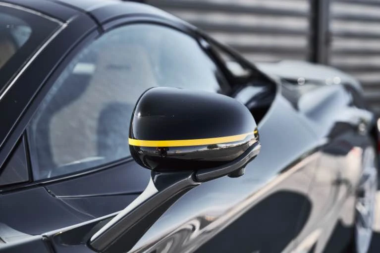 2026 McLaren 750S - Image 8 of 11