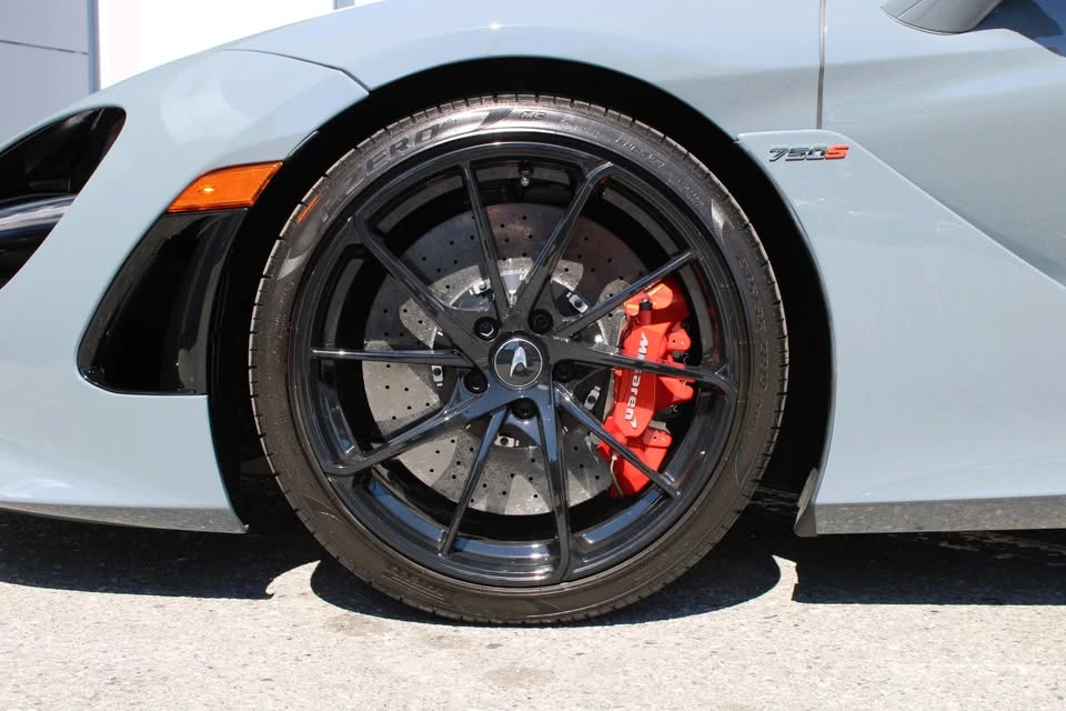 2026 McLaren 750S Spider - Image 11 of 20