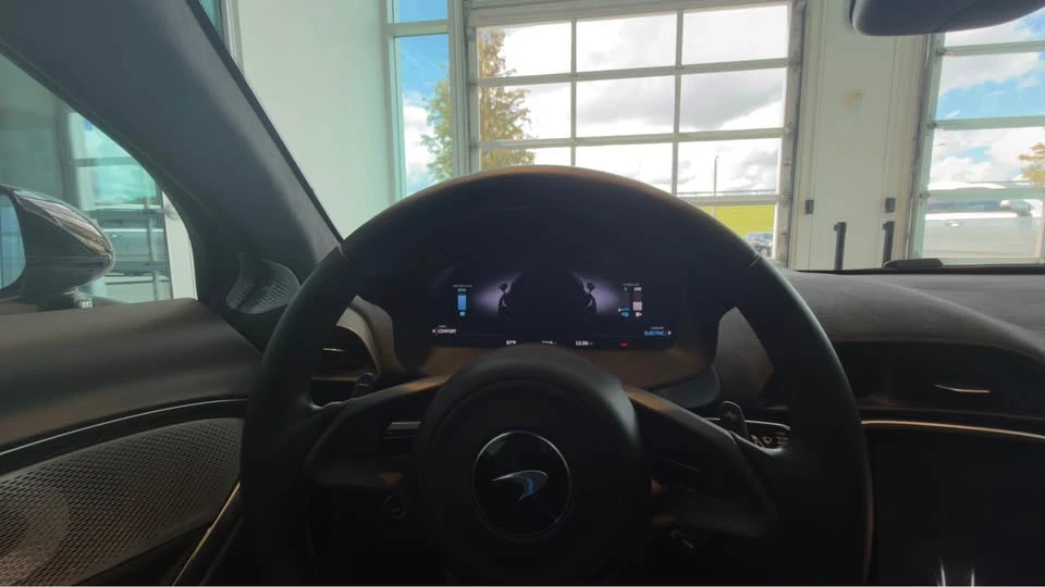 2026 McLaren Artura - Image 12 of 13